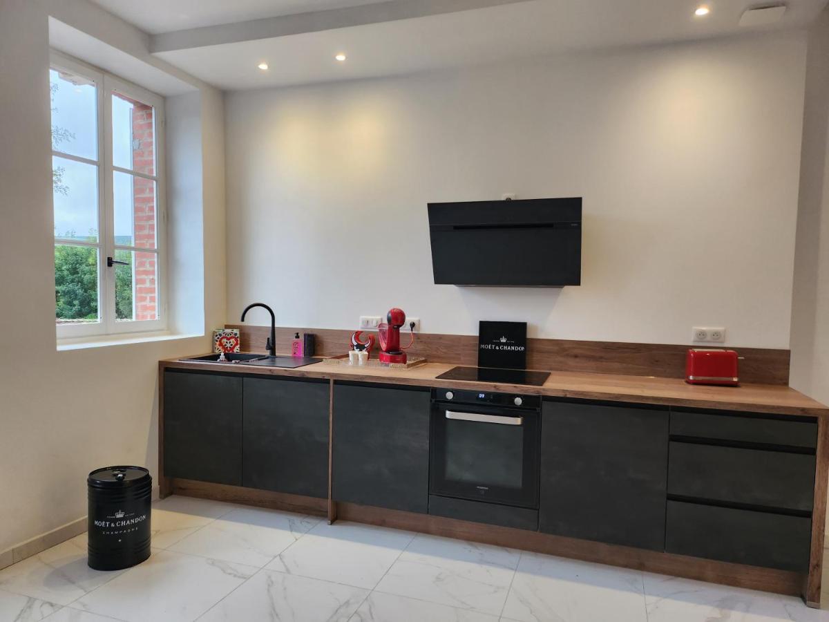 Villa Maison Face A L'abbaye D'hautvillers - 2 Bedrooms 2 Bathrooms, Parking *
